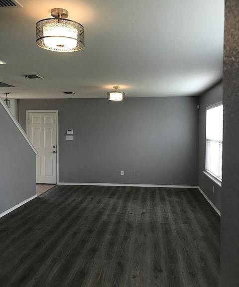 832 Santa Rosa Dr - Photo 3 of 11