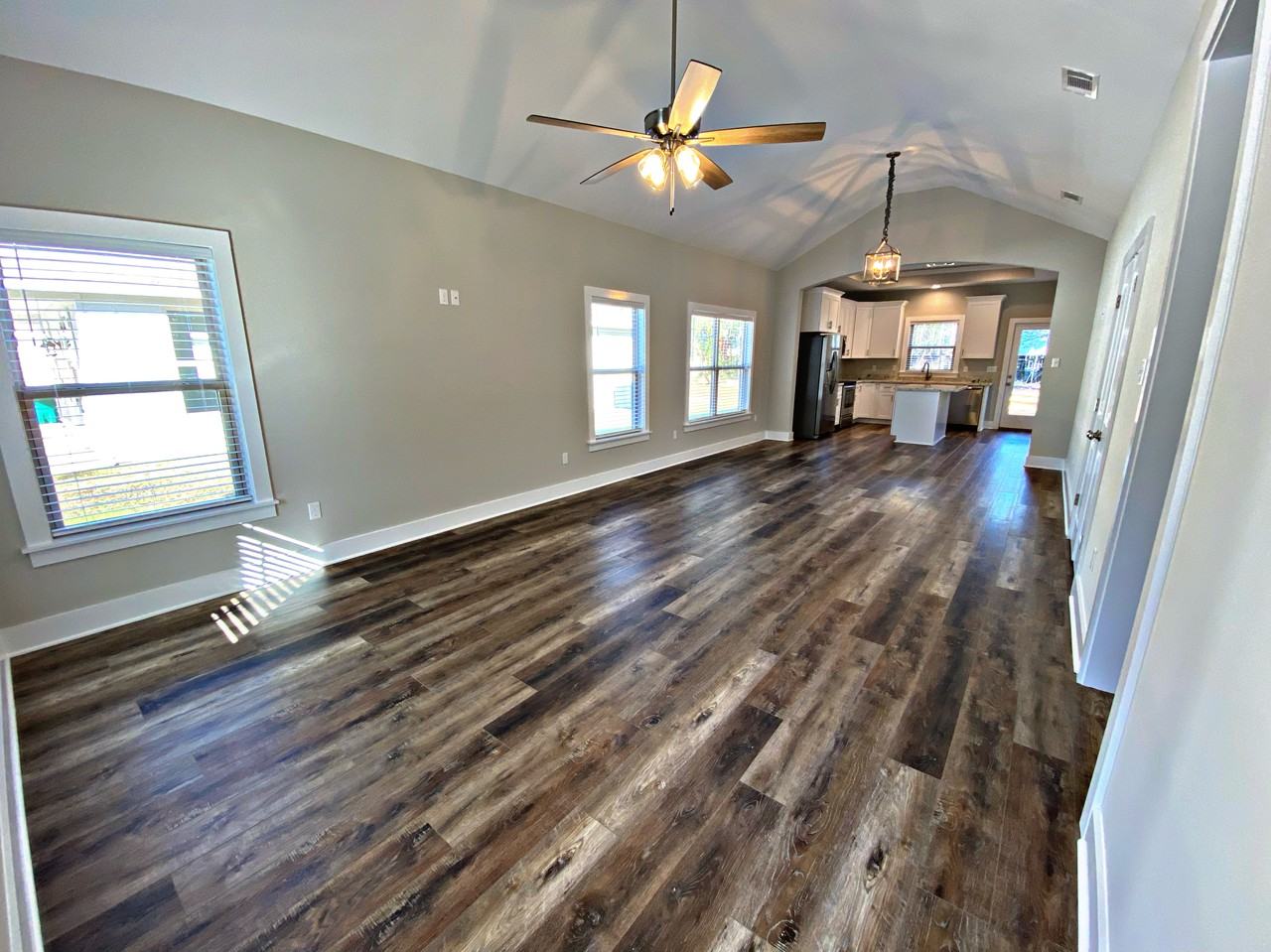 21347 Heintz St - Photo 3 of 13