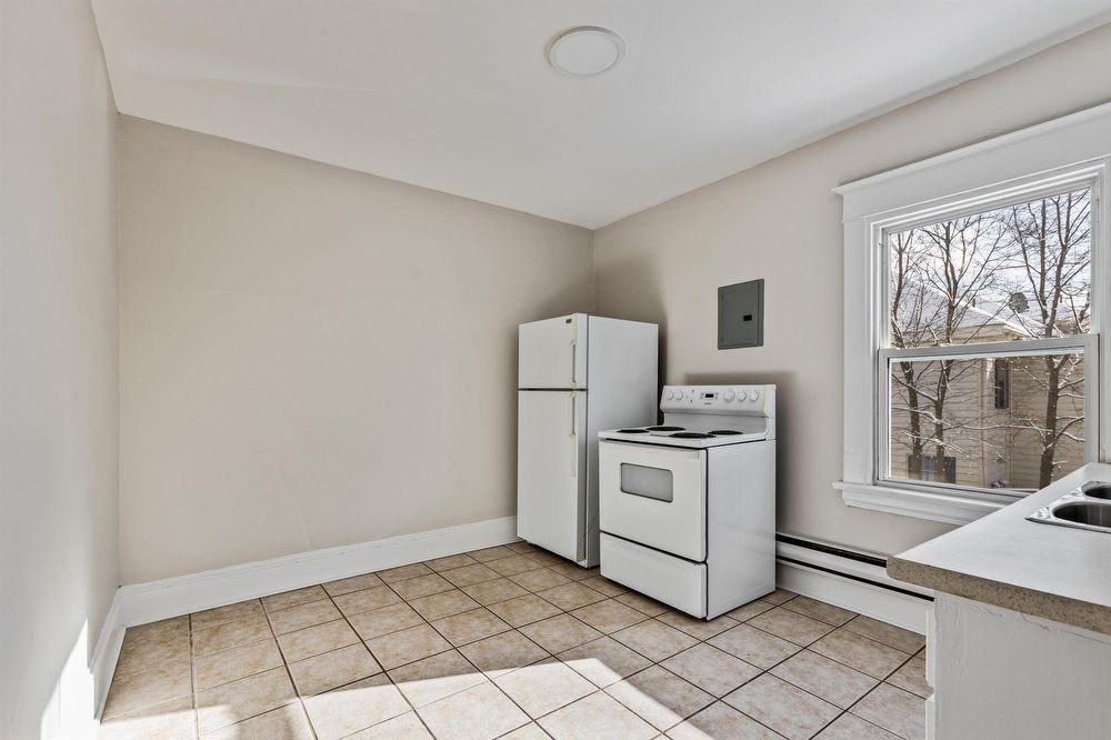 224 Mountain Rd - Photo 2 of 8