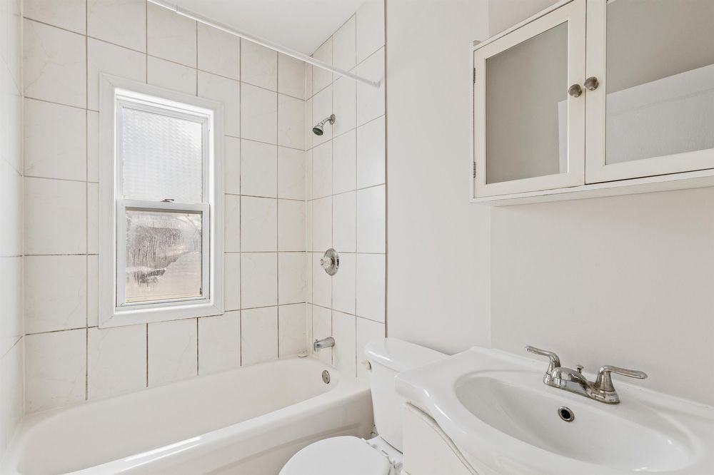 224 Mountain Rd - Photo 3 of 8