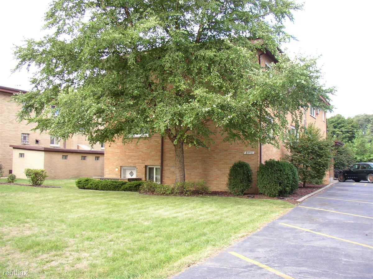 8958 White Oak Ave - Photo 2 of 6