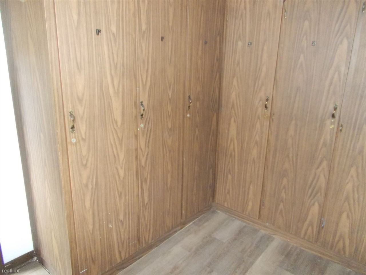 2822 186th St - Photo 3 of 4