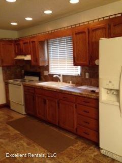 7132 Craig St - Photo 3 of 5