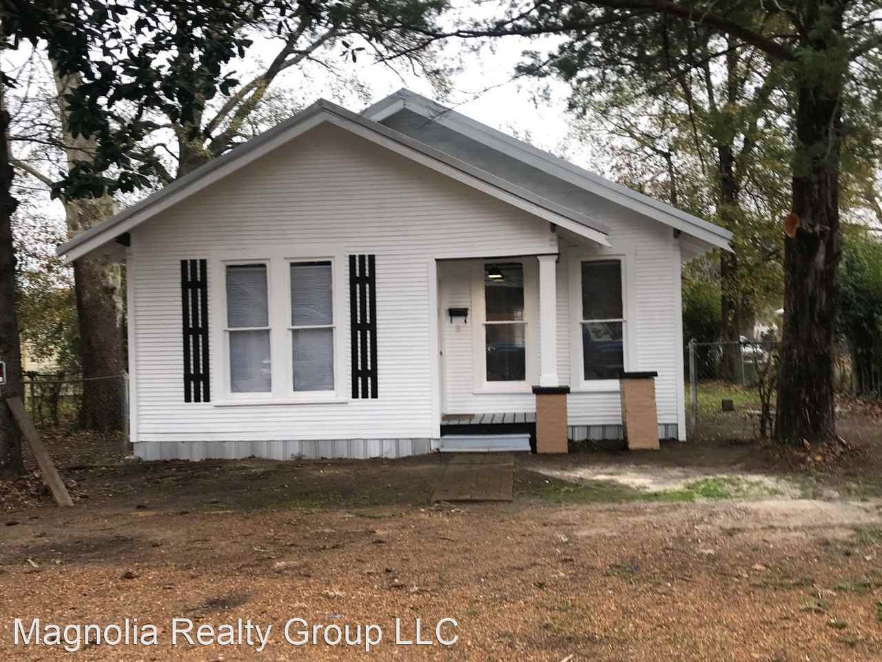 611 S 4th St - Photo 2 of 17