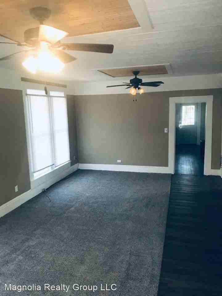 611 S 4th St - Photo 3 of 17