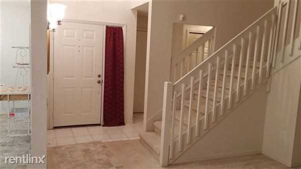 1812 Landside Dr - Photo 2 of 10