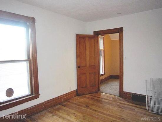 334 W Oak Orchard St - Photo 3 of 4