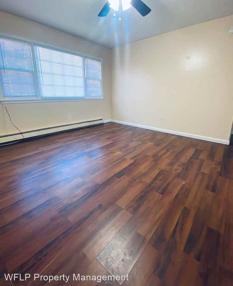 186 Loch Lane - Photo 3 of 9