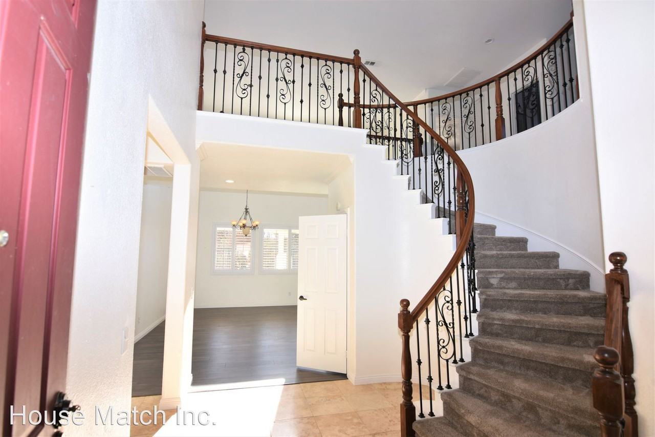 29607 Troon Ct - Photo 2 of 32