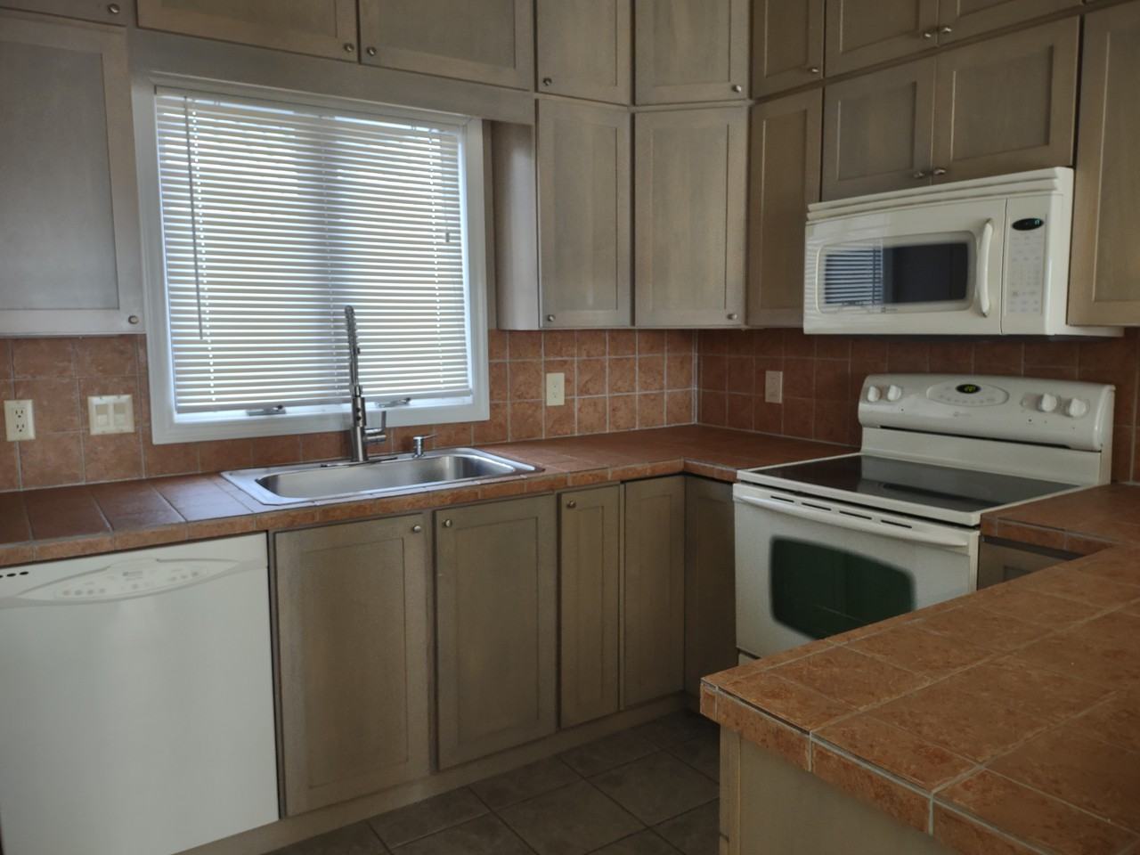 546 Windswept Dr - Photo 3 of 12