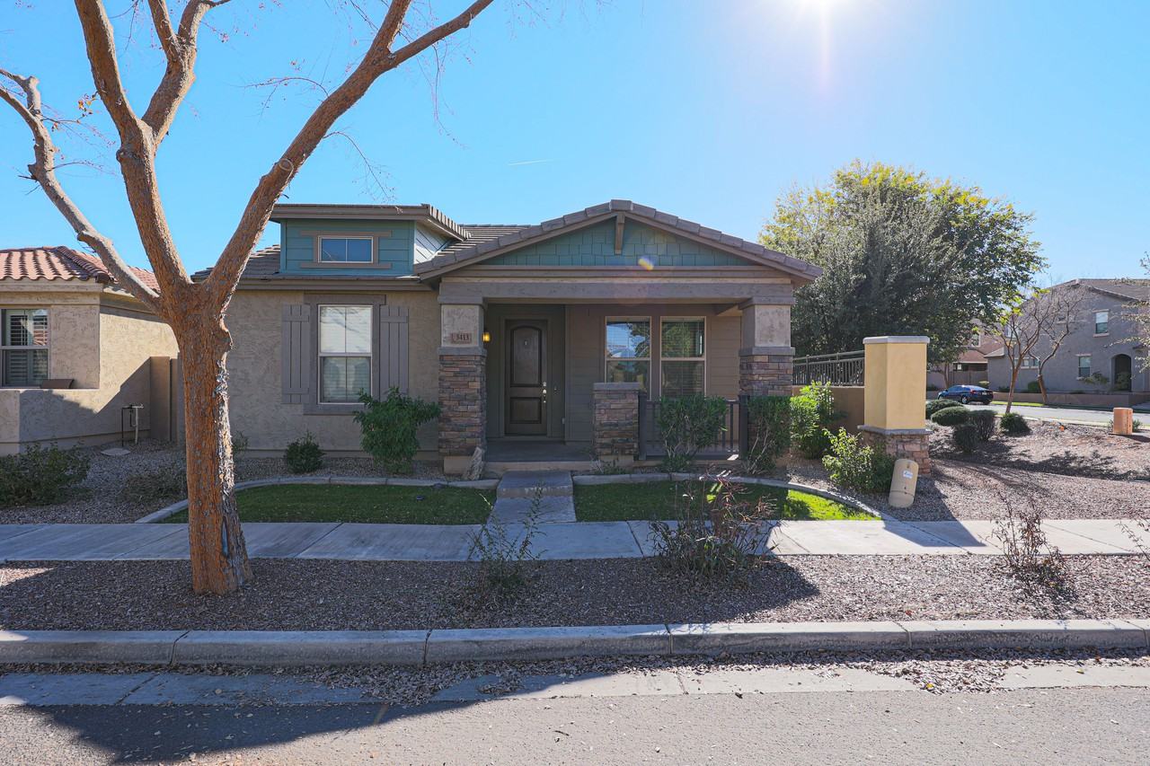 3413 E Betsy Ln - Photo 2 of 32