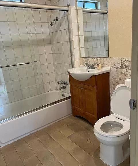 1640 259th St - Photo 2 of 8