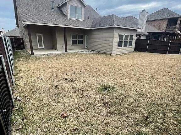 2912 Golfview Dr - Photo 2 of 25