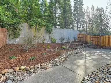 2540 Julliard Cir - Photo 2 of 26