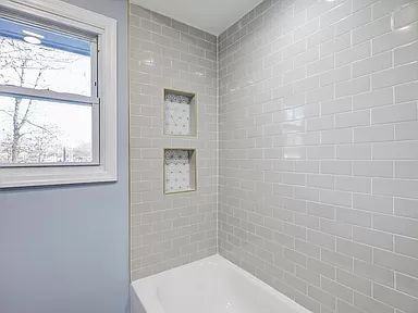 112 Minna Ave - Photo 3 of 32