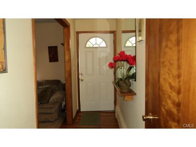 24 Sunnycrest Rd - Photo 2 of 14
