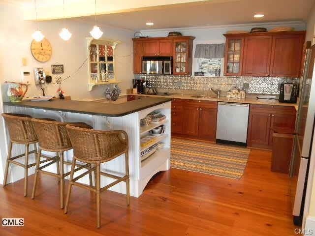 2 Hemlock Point Rd - Photo 2 of 12