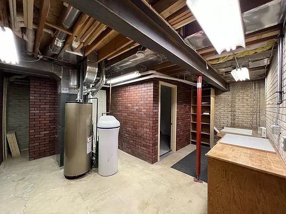 15177 Hawthorn Dr - Photo 3 of 19