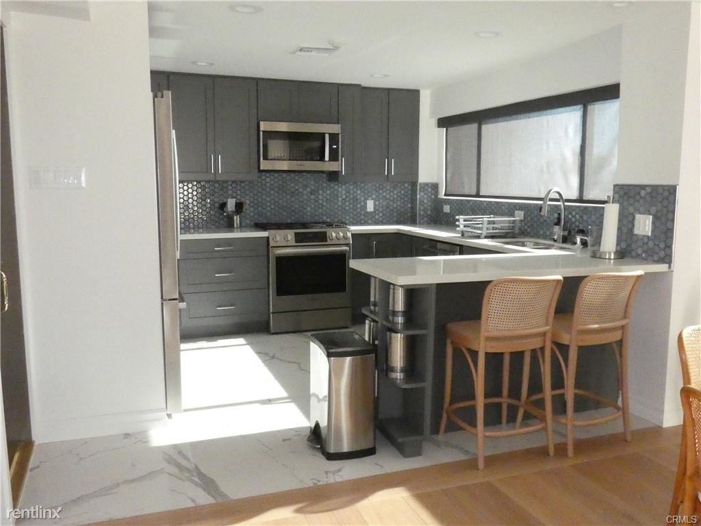 30347 Rhone Dr - Photo 3 of 7