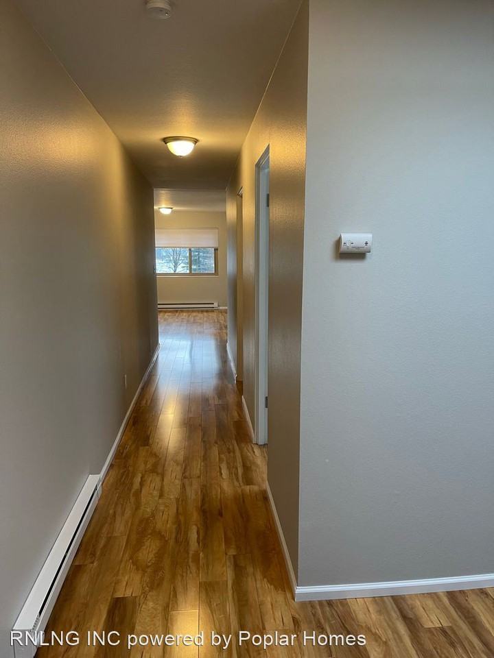 2015 YALE AVE E - Photo 2 of 46