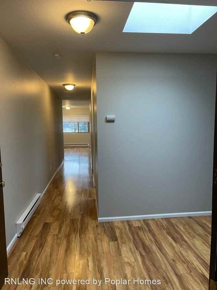 2015 YALE AVE E - Photo 3 of 46