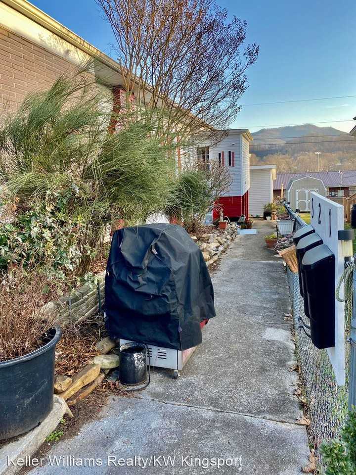 405 Highland Ave Apartments in Johnson City, TN 37604 Zumper