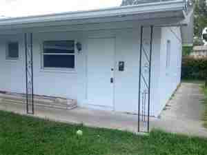 411 Burbank Ave - Photo 3 of 3