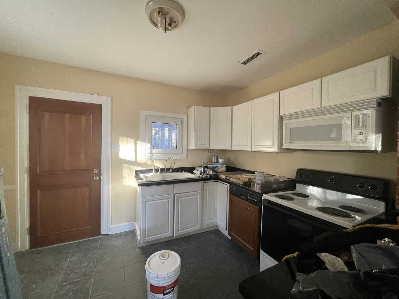 1912 1st Dr - Photo 3 of 7