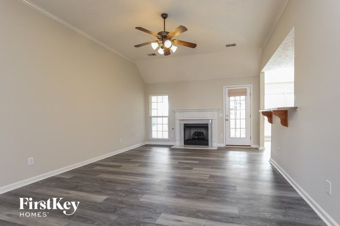 1019 Pittman Dr - Photo 3 of 15