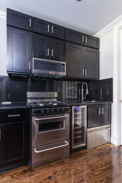 E 100th St #1B - Photo 3 of 8