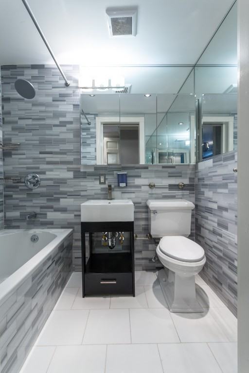 E 100th St #1B - Photo 7 of 8