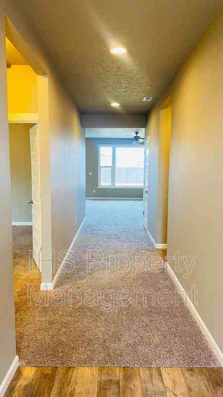 3907 Charleston Ln - Photo 3 of 20