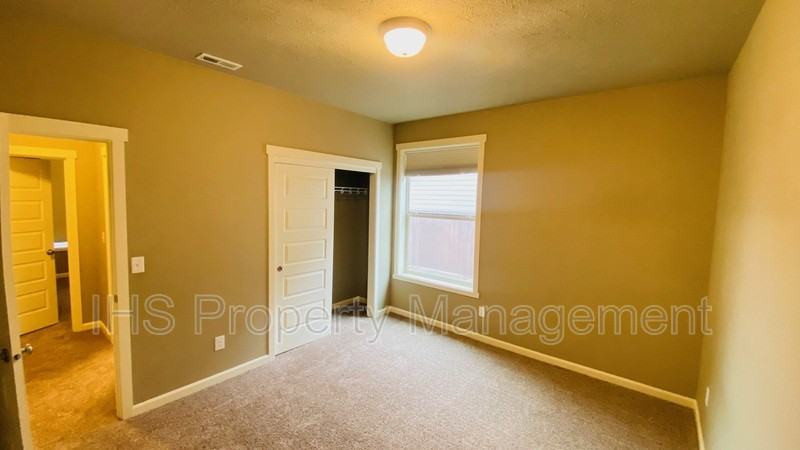 3907 Charleston Ln - Photo 6 of 20