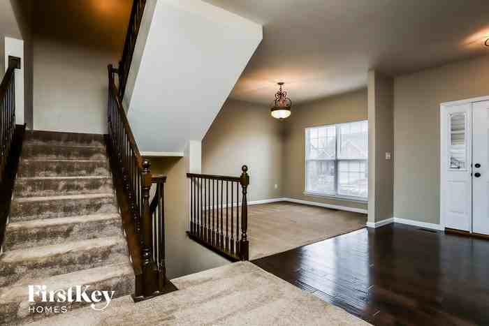 700 Phoenix Dr - Photo 3 of 15