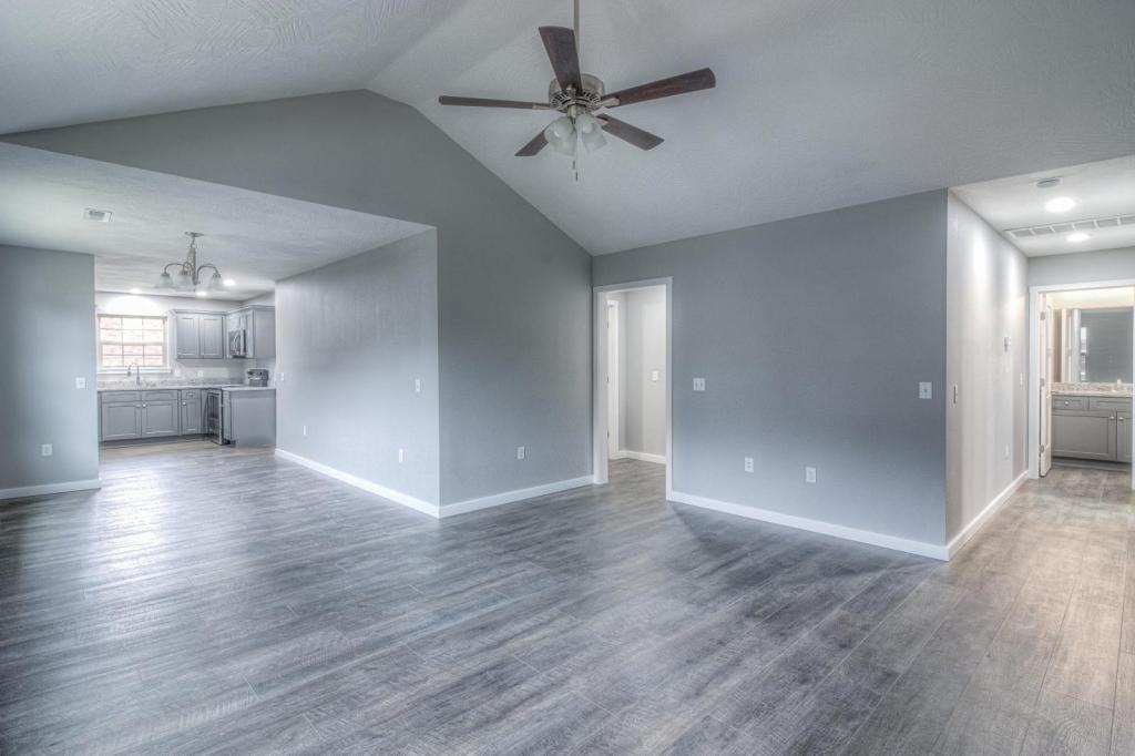 2850 E Stanford St - Photo 3 of 17