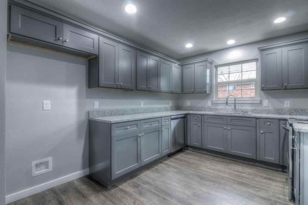 2850 E Stanford St - Photo 6 of 17