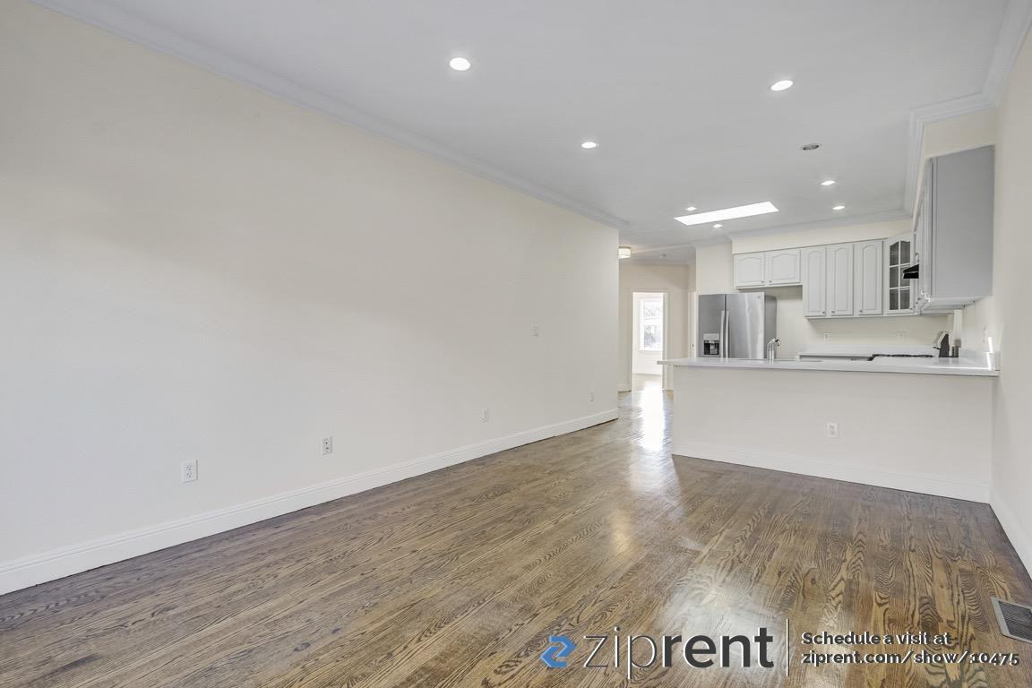 1520 Thomas Ave - Photo 2 of 20