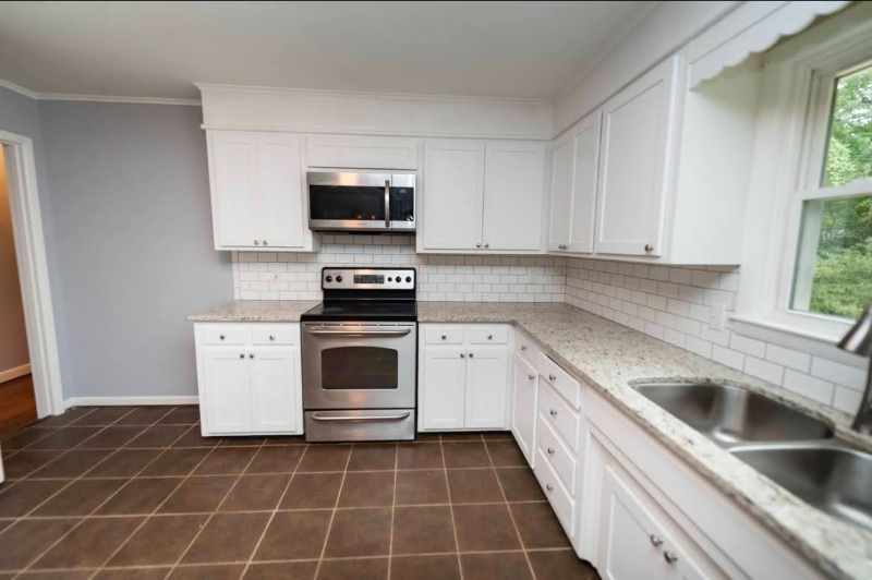 219 Lakewood Dr #3 - Photo 5 of 11