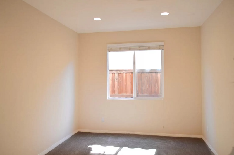 3322 Banyon Cir - Photo 3 of 14