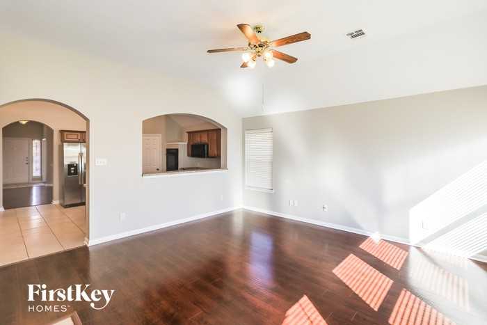 7502 San Carlos Dr - Photo 2 of 15