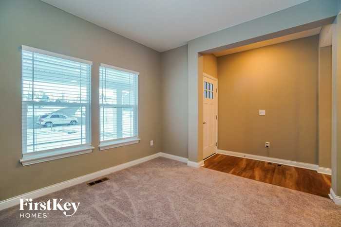 1900 Ream Dr - Photo 2 of 15
