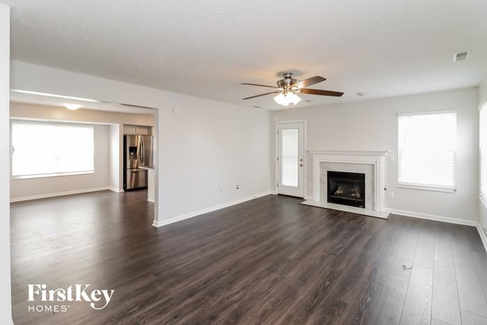 5973 Marsh Cir - Photo 3 of 15