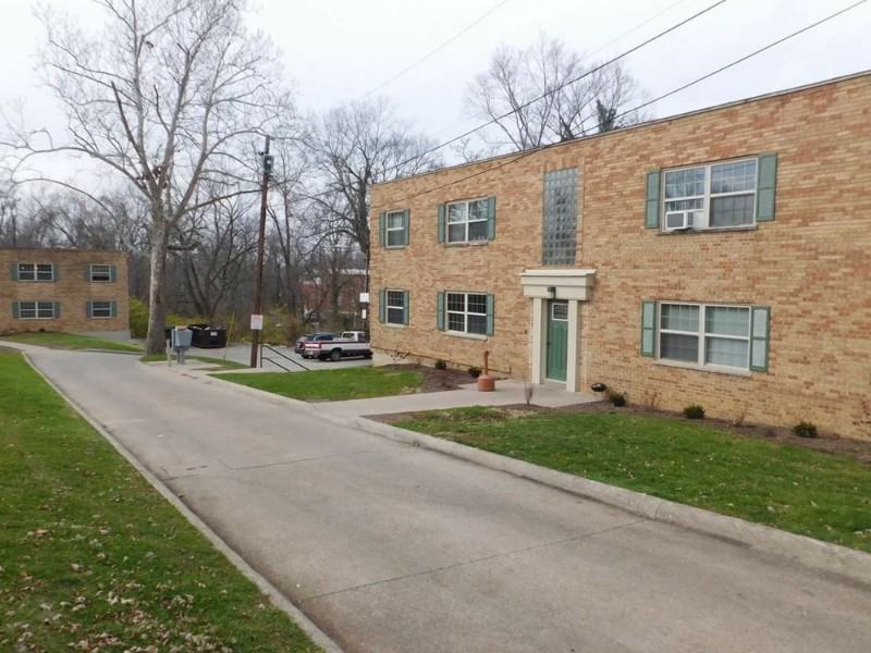 825 S Grand Ave - Photo 2 of 12