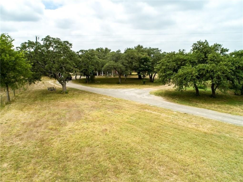 107 Kendalia Cir - Photo 3 of 16