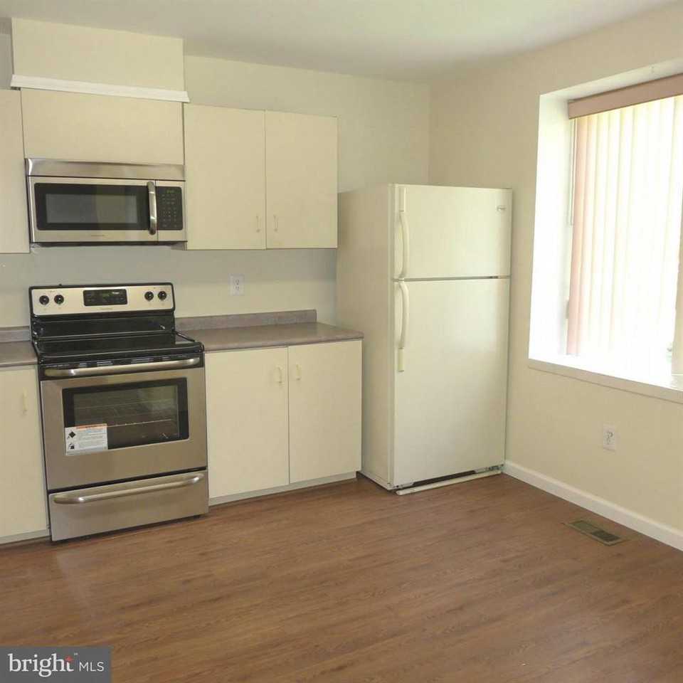 36 Hamlet Dr - Photo 3 of 22