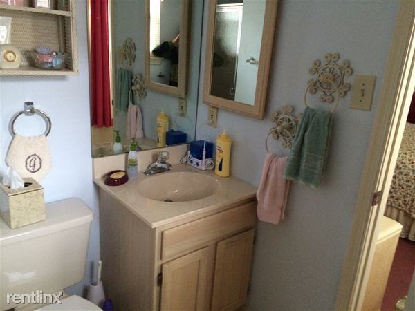 207 E Washington Ave - Photo 3 of 10