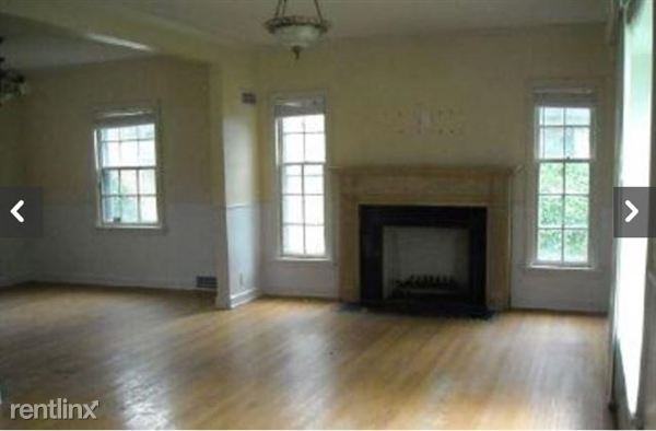 4209 N 19th St - Photo 3 of 10