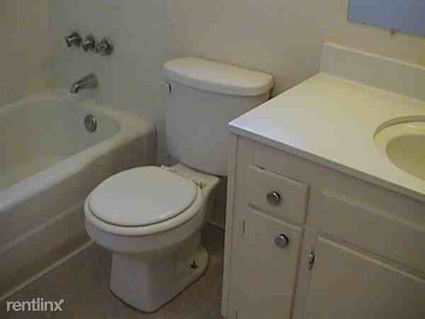 750 N G St - Photo 2 of 16