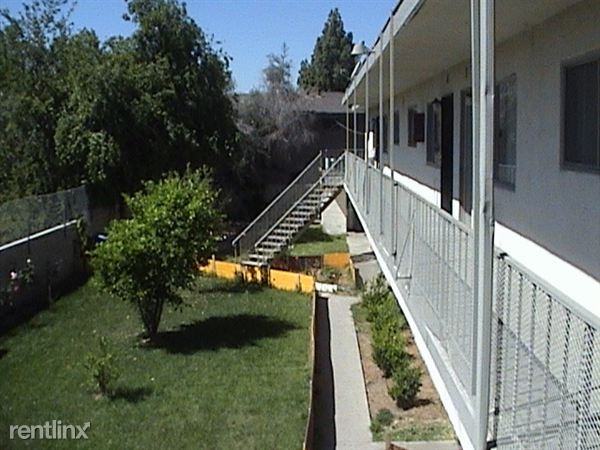 750 N G St - Photo 3 of 16