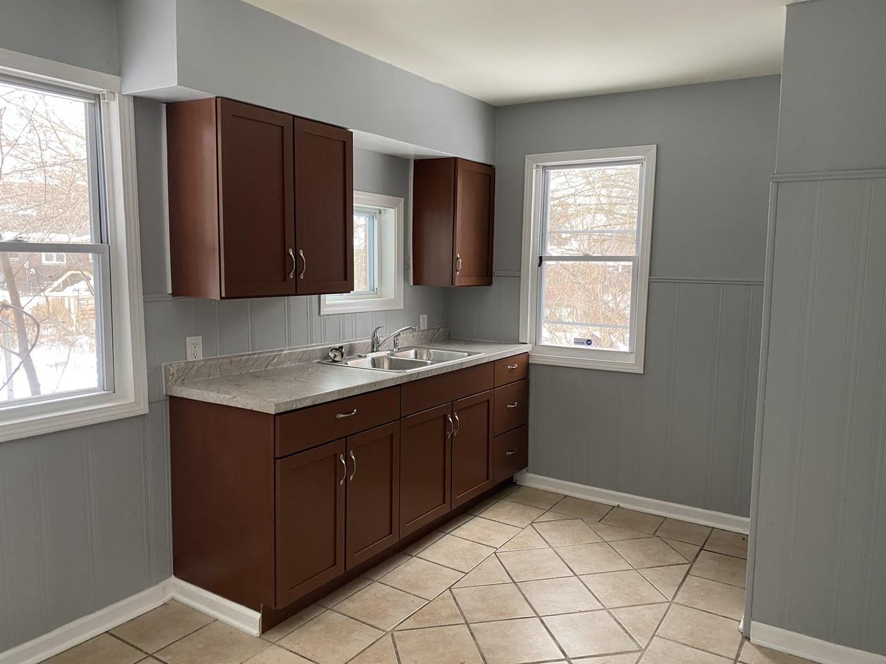 1025 E 44th Pl #1 - Photo 3 of 10